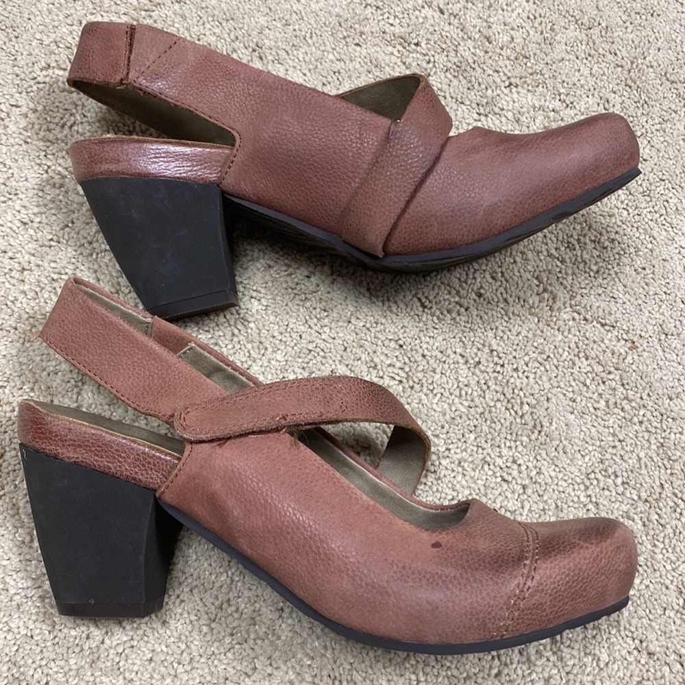 NEW OTOT BELMONT LEATHER SANDALS SIZE 6,5